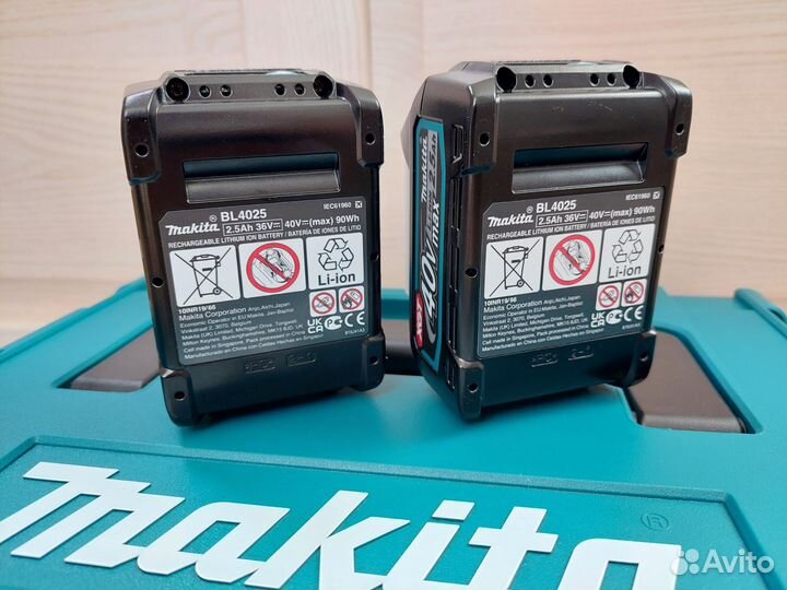 Поштучно: Makita DC40RA и BL4025 XGT