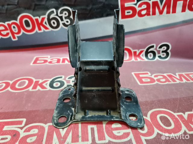 Кронштейн усилителя бампера передний Audi A3