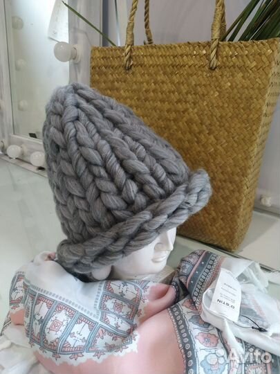 Шапка женская вязаная