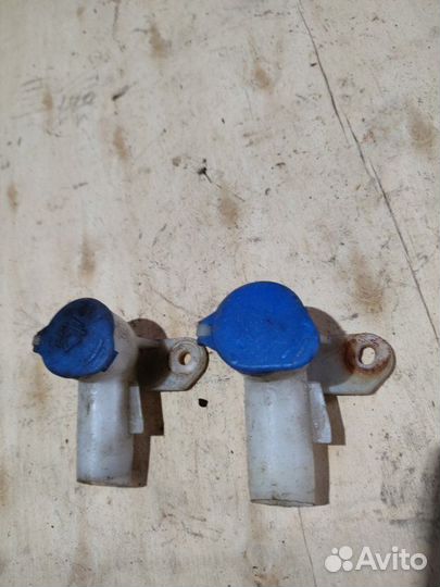 Горловина бачка стеклоомывателя Ford Focus 2