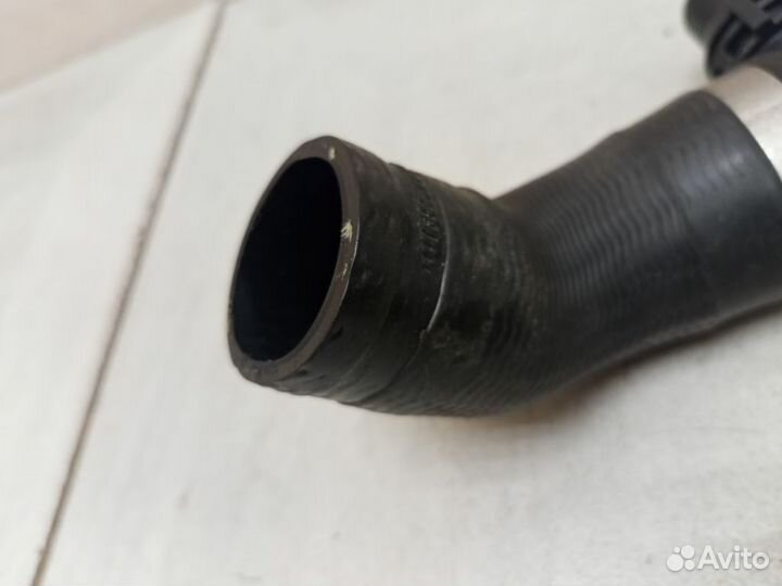 Патрубок системы охлаждения