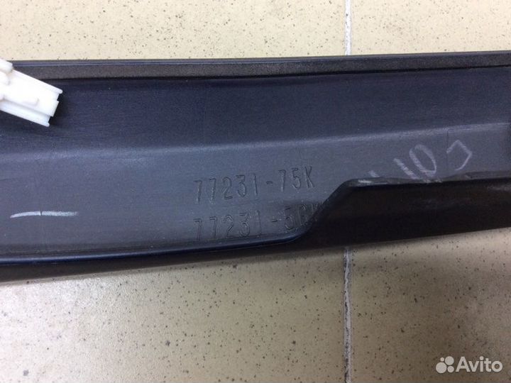 Накладка крышки багажника Suzuki Sx4 седан M16A