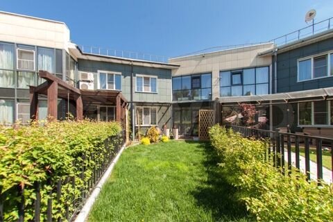 Дом 310 м² на участке 2,5 сот.