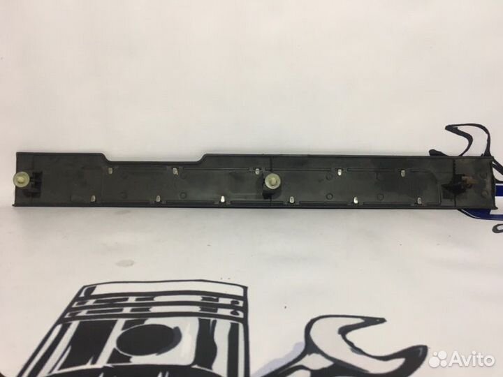 Накладка порога внутренняя передняя левая