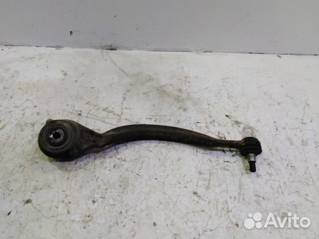 Рычаг передний левый нижний