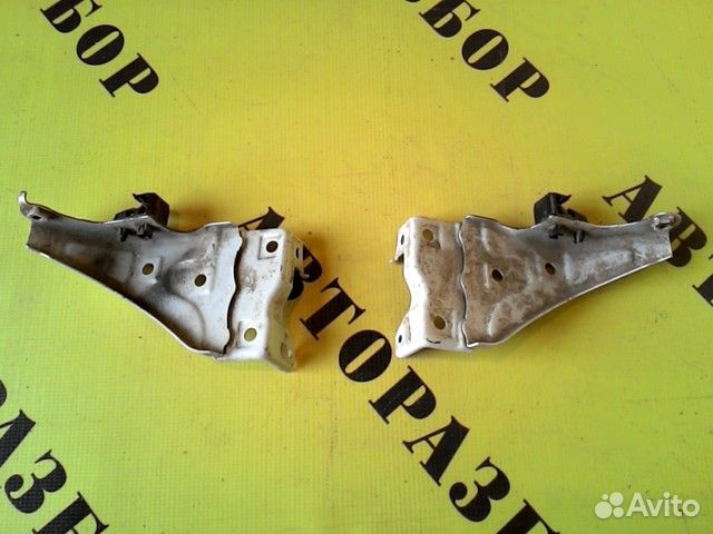 Кронштейн фары правый Toyota Land Cruiser Prado