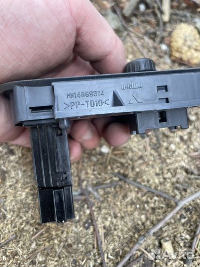 Блок управления зеркалами Mitsubishi Colt Z3