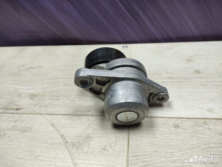 Ролик приводного ремня Натяжной обводной Renault l