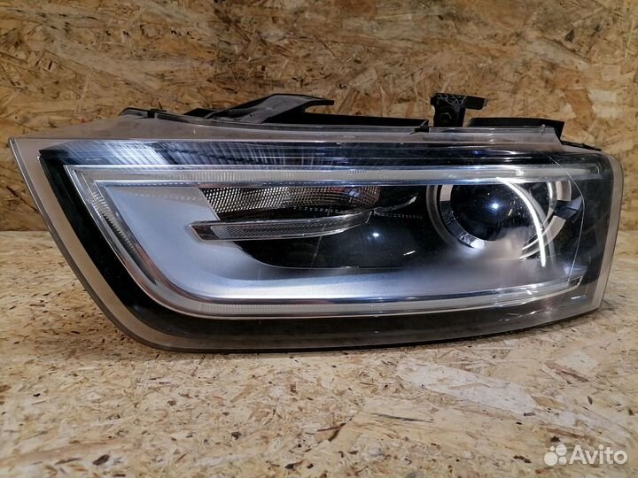 Фара левая ксенон Audi Q3 8U