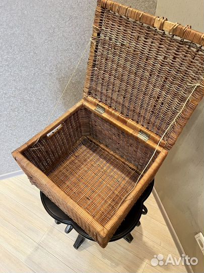 Ящик плетеный с крышкой