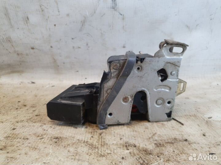 Замок двери задний правый Bmw 5-Series E39 M52B20