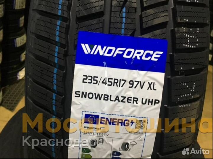 Windforce Snowblazer UHP 235/45 R17 97V