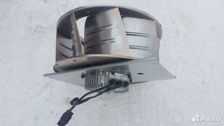 Радиальный центробежный Ebmpapst R3G560 новые