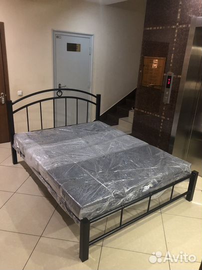 Кровать двухспальная