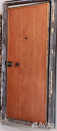 Дверь входная металлическая бу
