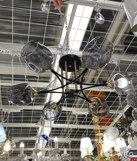 Новая совсеменная люстра