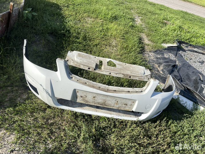 Продам бампер на приору в хорошем состоянии