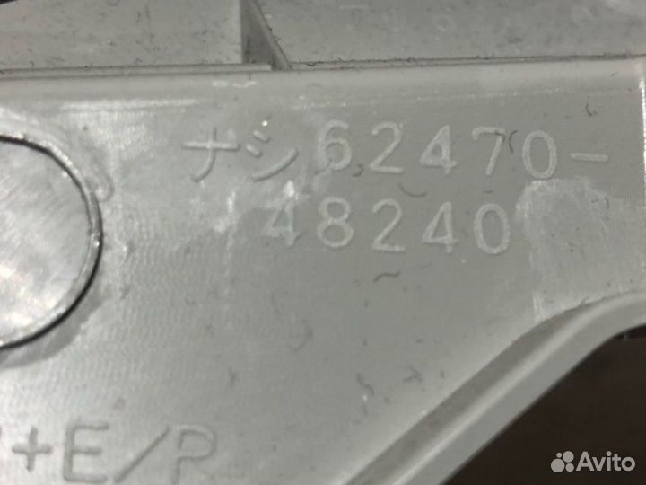 Обшивка багажника задняя правая Lexus Rx 350