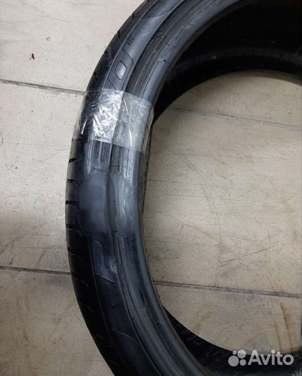 Pirelli P Zero 235/35 R19 91Y