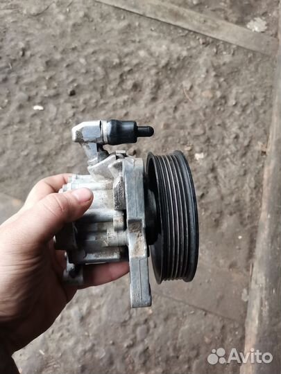 Насос гура для Мерседес E,S, GL,ML