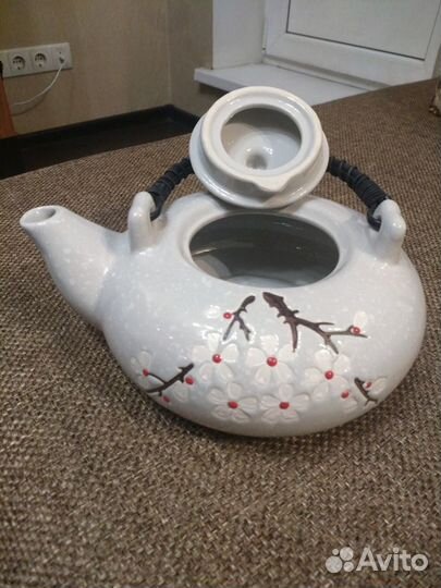 Фарфоровый заварочный чайник 0.8 л, новый