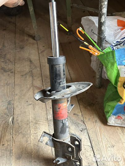 Амортизаторы передние