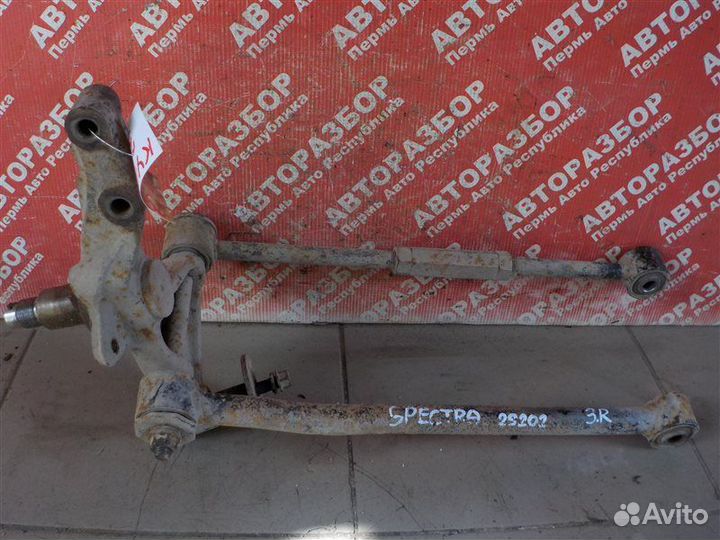 Кулак задний правый Kia Spectra FB2272 S6D159048