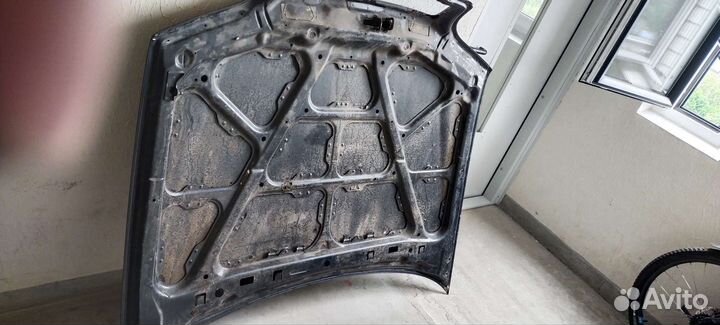 Капот Volvo s40 1 поколение 2004 год