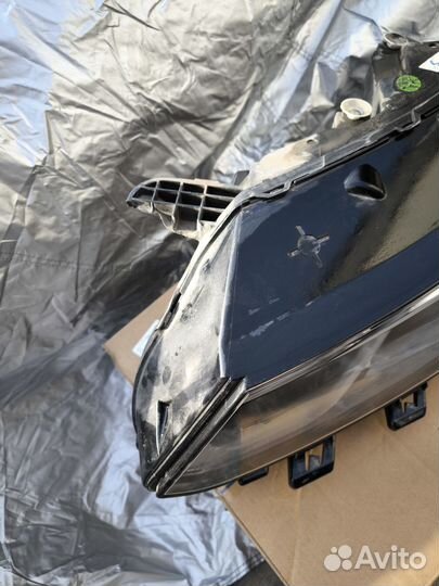 Фара левая Geely Coolray SX11