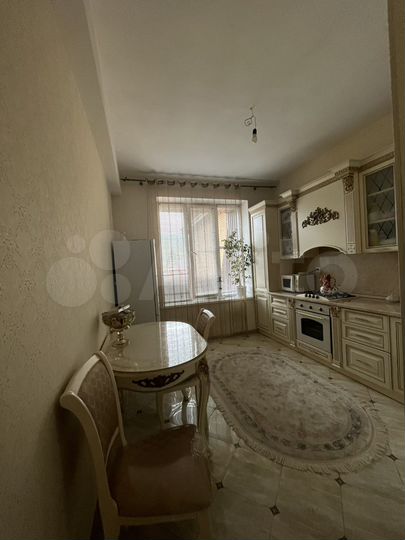 2-к. квартира, 58 м², 10/10 эт.