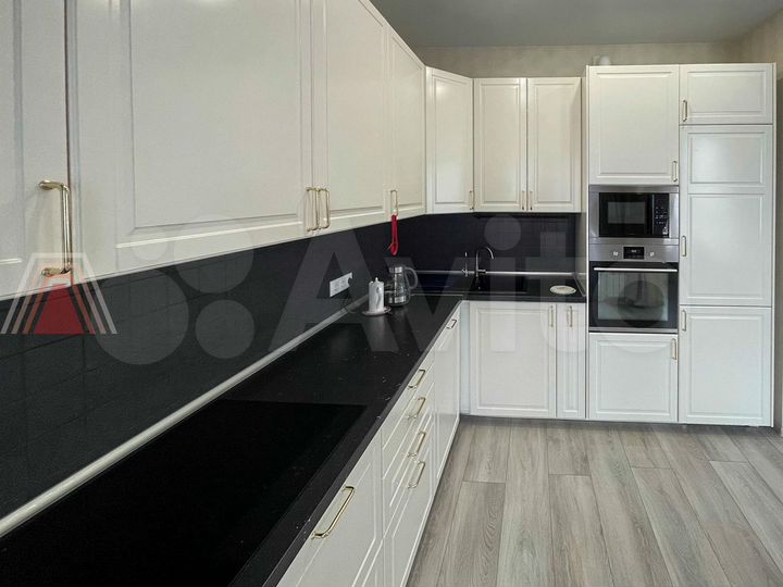 4-к. квартира, 146 м², 12/17 эт.