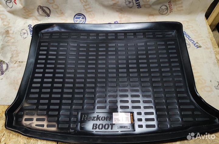 Коврик в багажник новый Renault Sandero