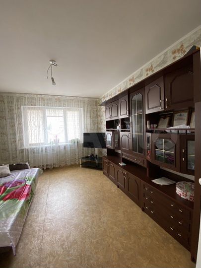 3-к. квартира, 73 м², 1/10 эт.