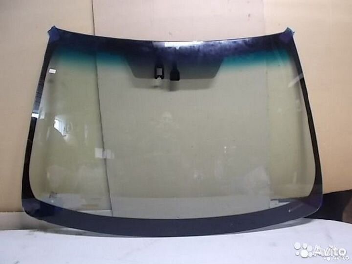 Лобовое стекло на Toyota Camry XV50