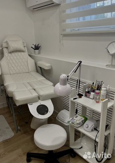 Аренда рабочего места мастера маникюра и педикюра