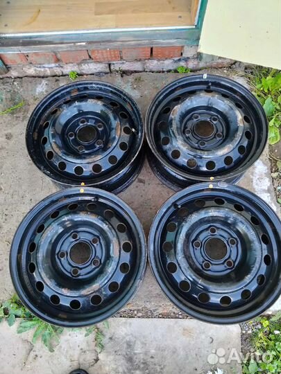 Диски r15 на Киа Соул штампованные с колпаками