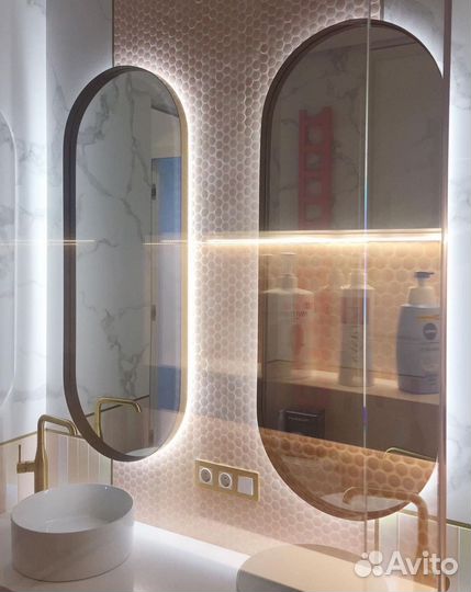 Зеркало в раме с подсветкой