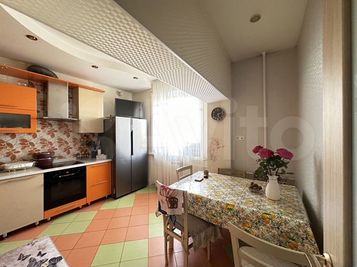 4-к. квартира, 90 м², 2/3 эт.