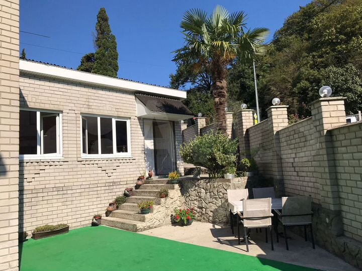 Дом 330 м² на участке 6 сот.