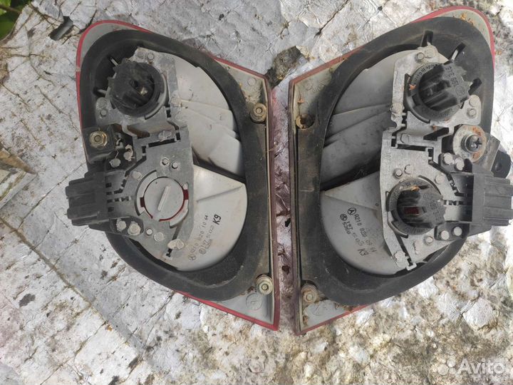 Фонари задние внутренние Mercedes Benz W210