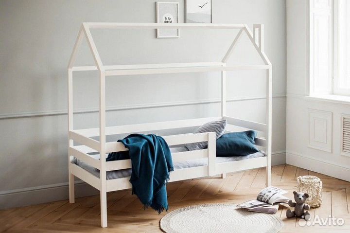Кроватка от 2х лет высокий борт из массива домик