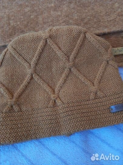 Шапка женская вязаная