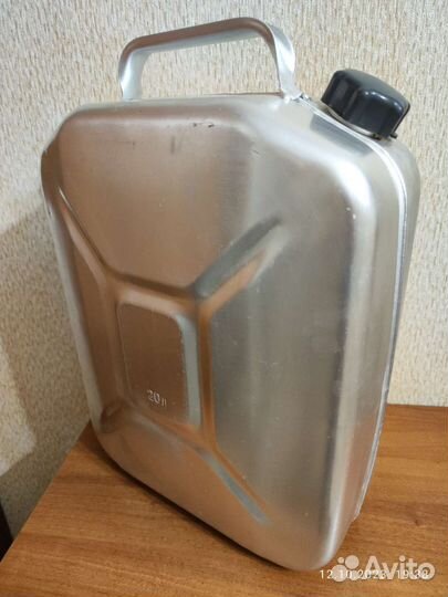 Канистра для бензина 20л