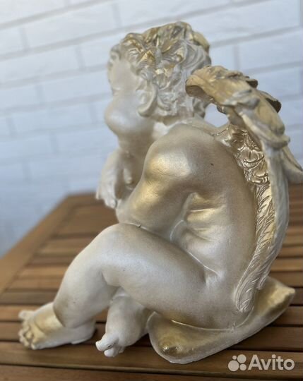 Статуя из гипса Ангелочек с сердечком