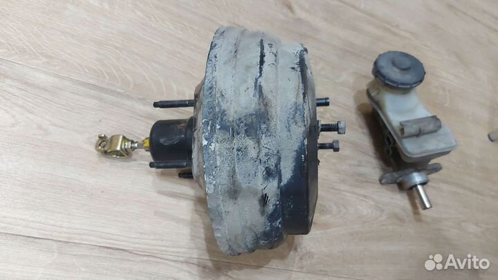 Главный тормозной цилиндр с вут Honda Integra 7/8