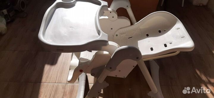 Стульчик для кормления Happy Baby William Classic