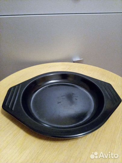 Миска керамическая с крышкой и поставкой, d 15см