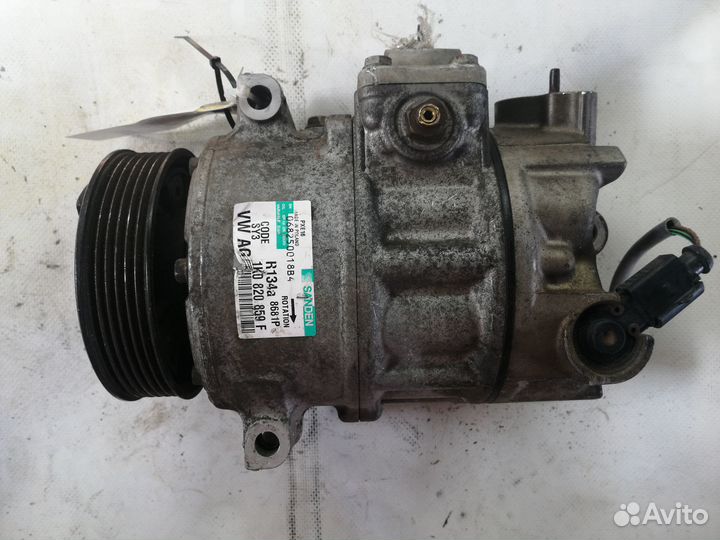 Компрессор кондиционера Volkswagen 1K0820859F