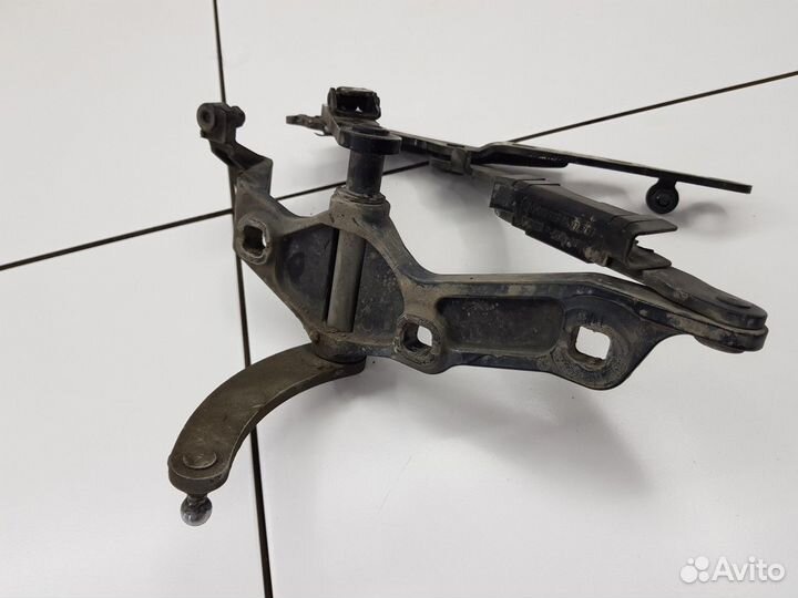 Петля капота левая (Mercedes-Benz S-class)