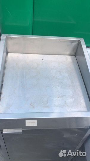 Стол для выкладки рыбы на льду